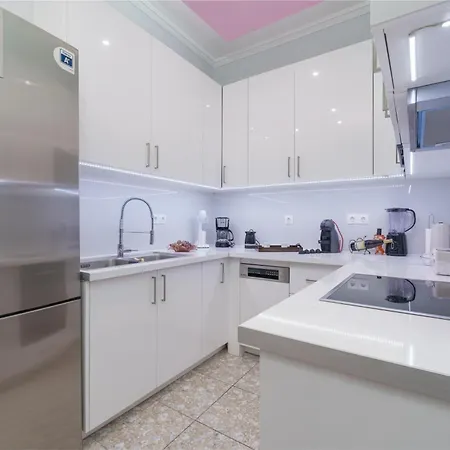 Gazi With Private Rooftop Apartment *